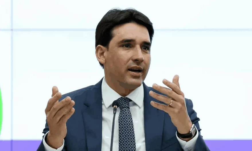 Com tarifas de Trump, ministro vai a lançamento de frente asiática